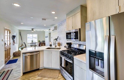 Yucca Valley House | Hot Tub, Yard & Fire Pit: Joshua Tree Home!