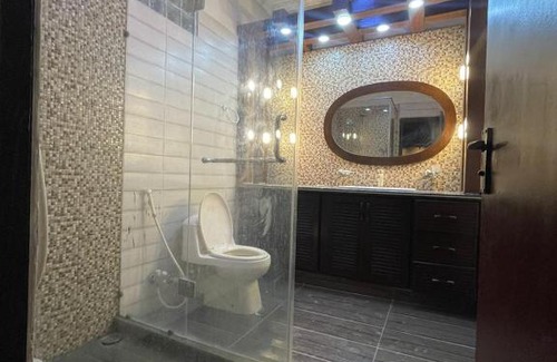 D.H.A. Hotel | Hotel 12 O'clock