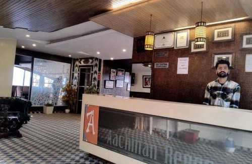 Shimla Hotel | Hotel Aachman with parking