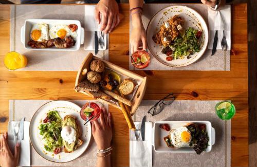 Pefkochori Apartment | Hotel Aeollos