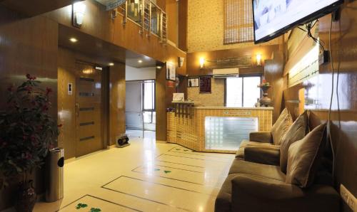 GIDC Hotel | Hotel Apple Inn Vapi