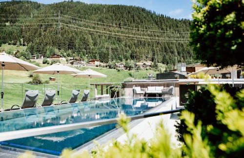 Sankt Anton am Arlberg Hotel | Hotel Arlmont 4 Stern Superior