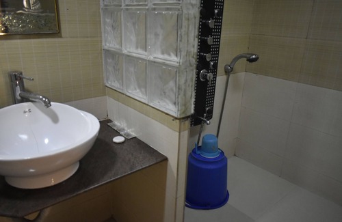 Bandra East Hotel | Hotel Arma Court