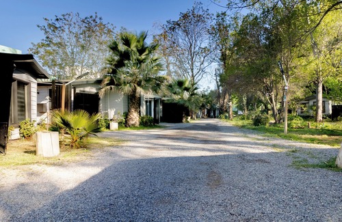 Pudahuel Cabin | HOTEL ATAJO