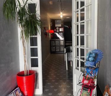 Poitiers Hotel | Hotel Au Chapon Fin