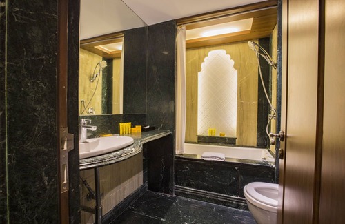 Juhu Hotel | Hotel Bawa Continental