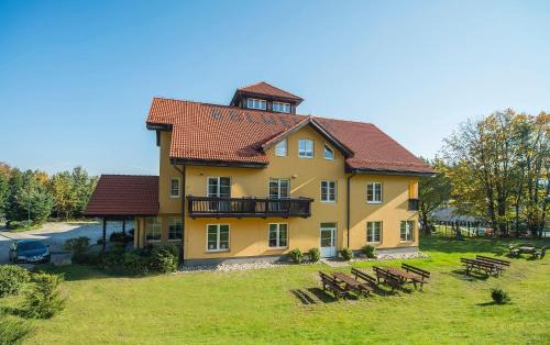 Bierutowice Hotel | Hotel Belweder - przy hotelu Golebiewski