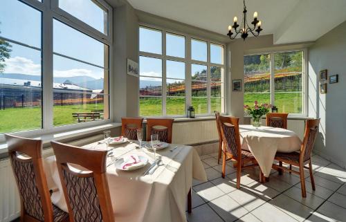 Bierutowice Hotel | Hotel Belweder - przy hotelu Golebiewski
