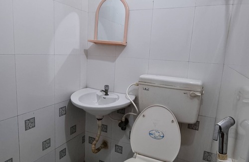 Periamet Cabin | Hotel Bharath