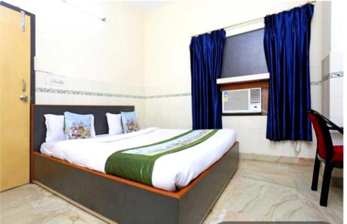 Bhubaneshwar Apartment | Hotel Blue Moon Near Station With Free Net & Parking Services