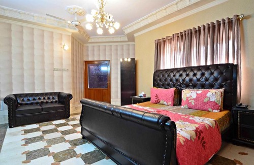 Karachi House | Hotel Blue Sky Executive