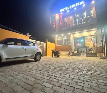 Nanpara Hotel | Hotel Central