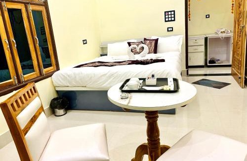 Nanpara Hotel | Hotel Central