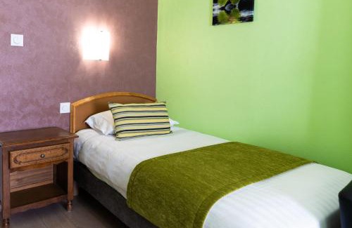 Remiremont Hotel | Hotel Cheval De Bronze