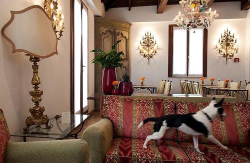 Rione XVIII Castro Pretorio Hotel | Hotel Columbia