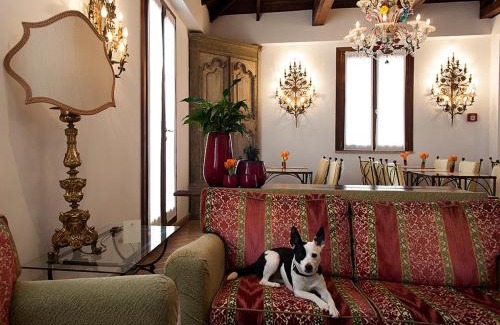 Rione XVIII Castro Pretorio Hotel | Hotel Columbia