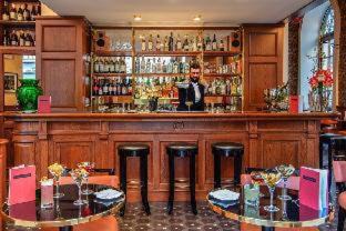 Rione VI Parione Hotel | Hotel Damaso