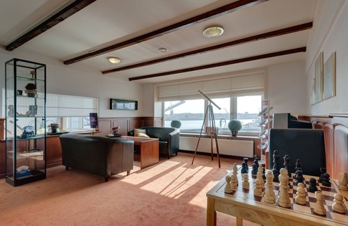 Municipality of Delfzijl Hotel | Hotel De Boegschroef