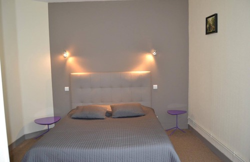 Clamecy Hotel | Hotel de La Poste