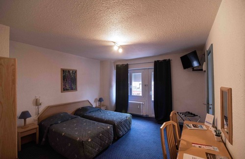 Douvaine Hotel | Hotel De La Poste