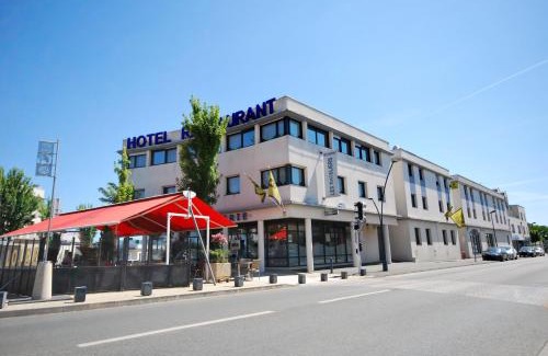 Trelaze Hotel | Hotel De Loire et Restaurant Les Bateliers