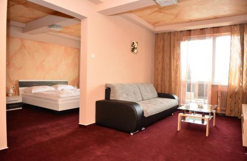 Brezno Hotel | Hotel Ďumbier
