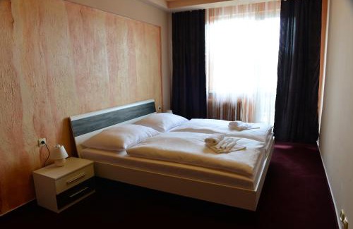 Brezno Hotel | Hotel Ďumbier