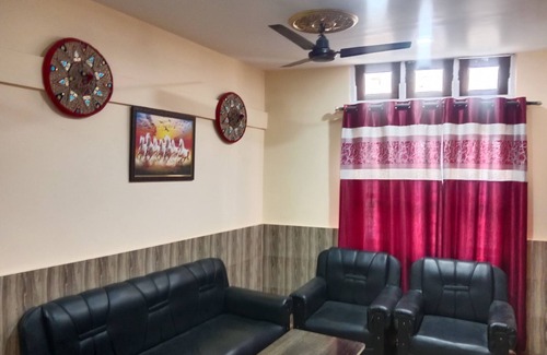 Nalbari Hotel | Hotel gayatri