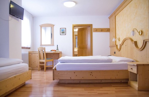 Ziano di Fiemme Hotel | Hotel Genzianella
