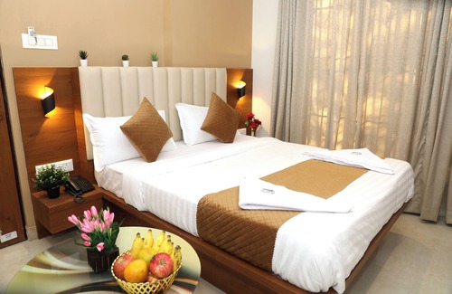 Mumbai Hotel | Hotel In Navi Mumbai With Bedding/Linens, Other, Smoking
