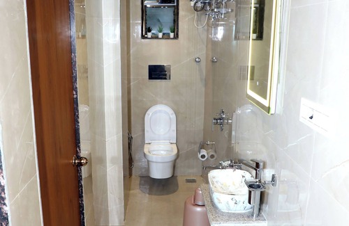 Mumbai Hotel | Hotel In Navi Mumbai With Bedding/Linens, Other, Smoking