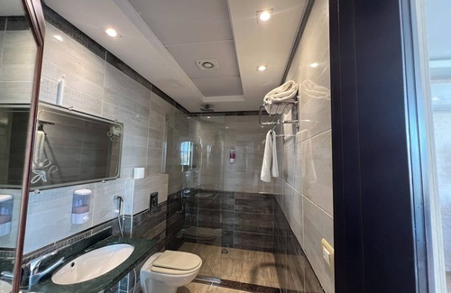 Al Haram Hotel | hotel in Wonderful Gizawith Infront of the center of pyramids and sphinx