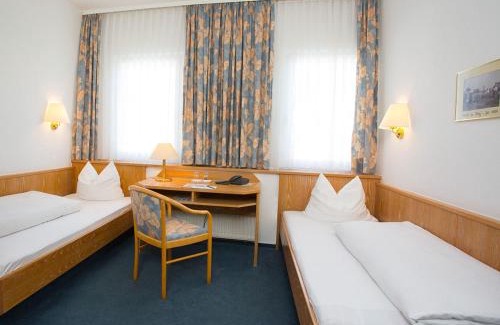 Gammertingen House | Hotel Kreuz Gästehaus und Lauchertbar mit Terrasse