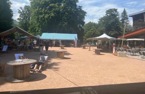 Besse-et-Saint-Anastaise Hotel | HOTEL LAC PAVIN