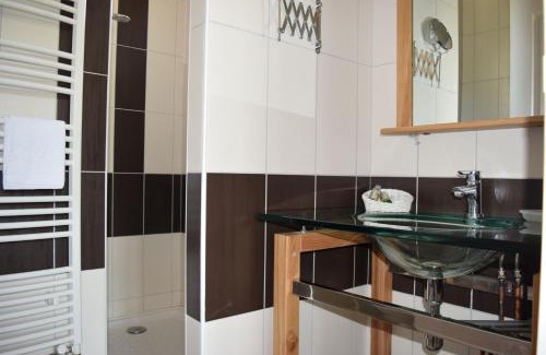 Saint-Julien-en-Champsaur Hotel | Hotel Les Chenets