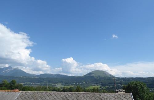 Saint-Julien-en-Champsaur Hotel | Hotel Les Chenets