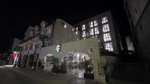 Rozino Hotel | Hotel Lobo Budva