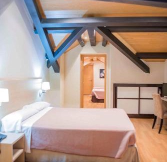 Erosa Hotel | Hotel Meson de Erosa