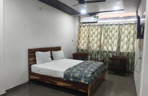 Delhi Hotel | Hotel Mid Town