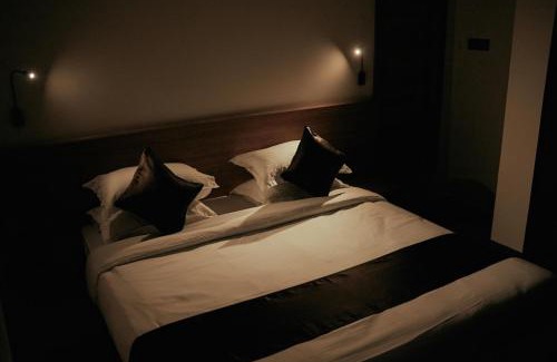 Sualkuchi Hotel | Hotel Momon