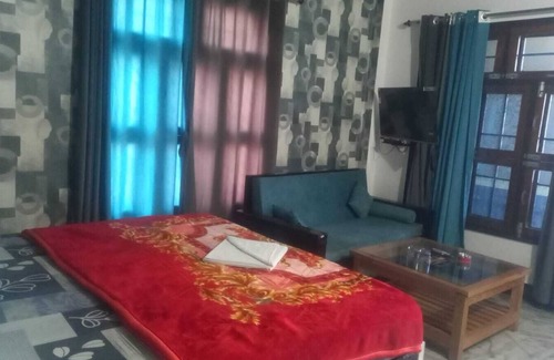 Pithoragarh Hotel | Hotel Monal