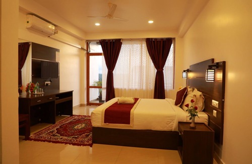 Anakkara Hotel | Hotel Mountain Hues Thekkady