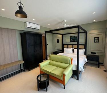 Malad West Hotel | Hotel Mumbai House, Valnai Malad