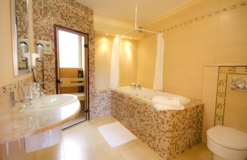 Wdzydze Kiszewskie Hotel | Hotel Niedźwiadek