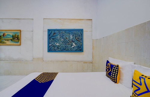 Gresik Hotel | Hotel O Homestay Kedamean