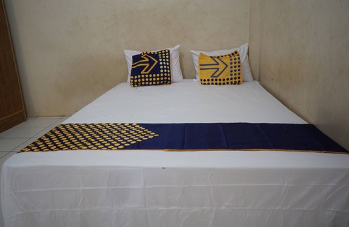 Genteng Hotel | Hotel O Hunian 99