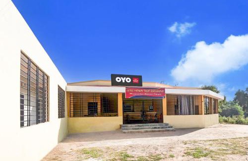 Burhanpur Hotel | Hotel O Midwaytreat Burhanpur