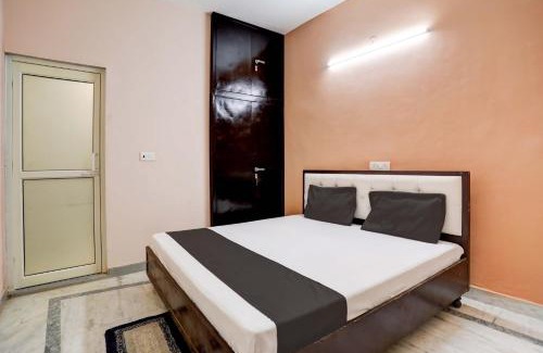 Sector 27 Hotel | Hotel O Tilak hotel 24 Sector 27 Near by Vinayak Hospital Gali no-6