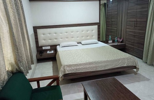 Paltan Bazaar Hotel | Hotel Orchid