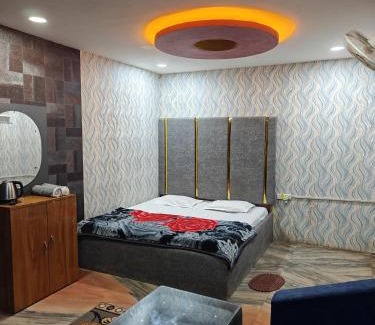 Deoghar Hotel | Hotel Parinay Vatika - Deoghar